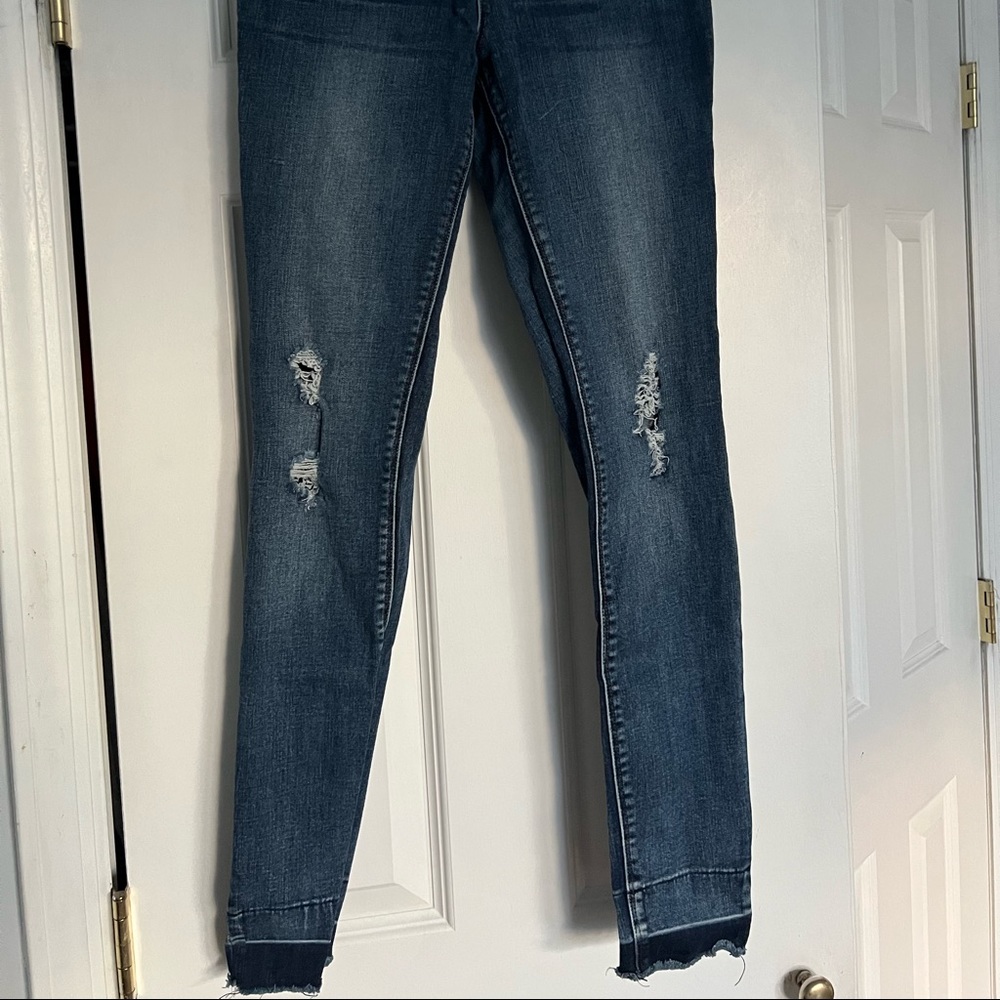 Tractr blu jeans with darker wash bottoms